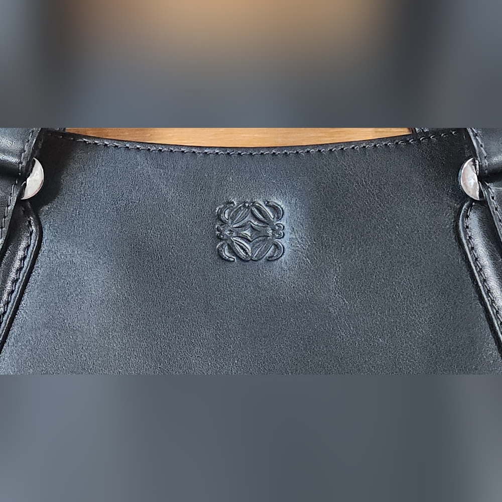 Loewe Camoscio Anagram Bag - Picture 4 of 16